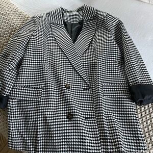 Houndstooth Blazer /Amazon / size small / never worn